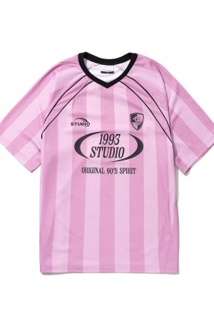 New Style Trends - Retro 90s Spirit T-Shirt - Outfit Ideas