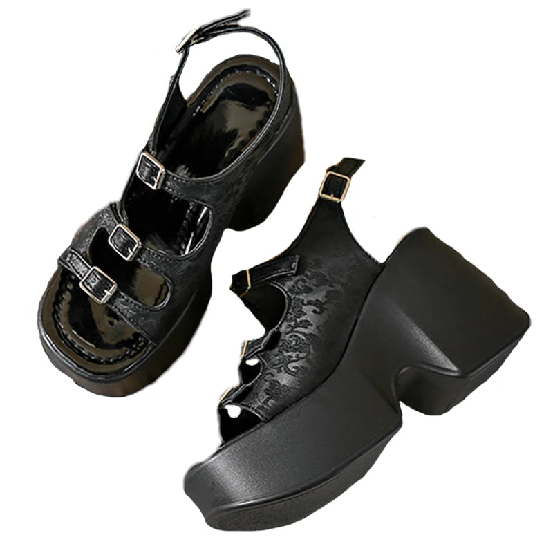 New Style Trends - Retro Aesthetic Chunky Sandals - Outfit Ideas