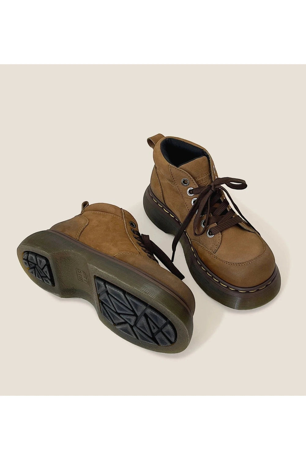 New Style Trends - Retro Chunky Brown Leather Lace-Up Boots - Outfit Ideas New Style Trends - Retro Chunky Brown Leather Lace-Up Boots - Outfit Ideas