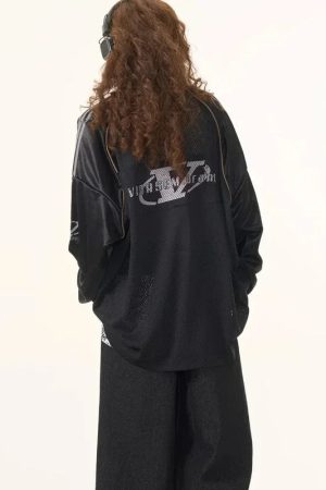 New Style Trends - Retro Streetwear Oversized Long Sleeve Top - Outfit Ideas