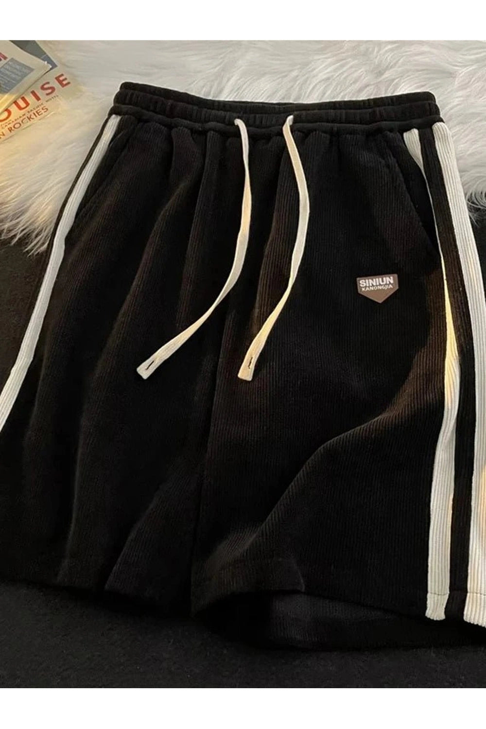 New Style Trends - Retro Y2K Casual Shorts - Outfit Ideas New Style Trends - Retro Y2K Casual Shorts - Outfit Ideas