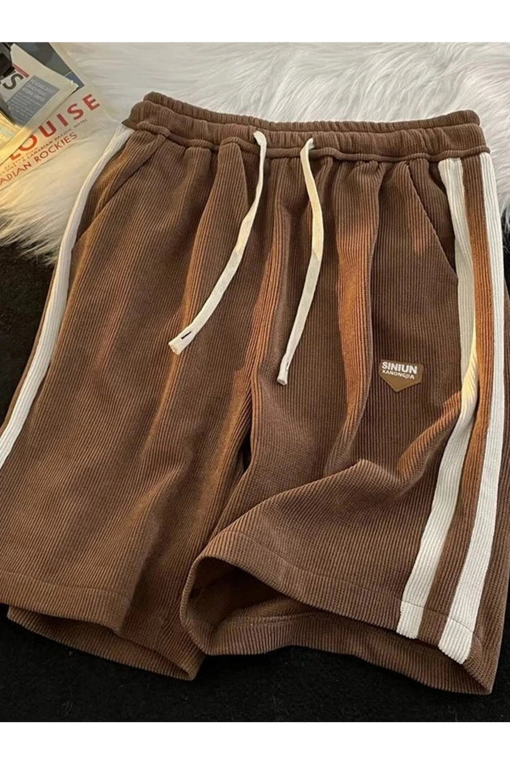 New Style Trends - Retro Y2K Casual Shorts - Outfit Ideas New Style Trends - Retro Y2K Casual Shorts - Outfit Ideas