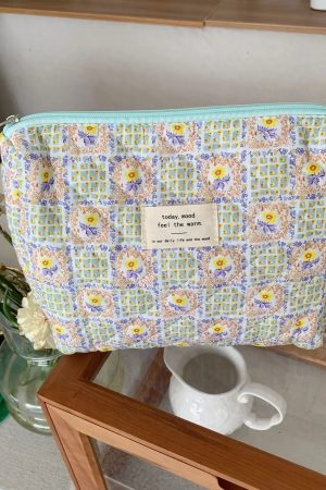 New Style Trends - Soft Checkered Coquette Makeup Bag - Outfit Ideas