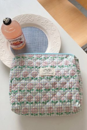 New Style Trends - Soft Checkered Coquette Makeup Bag - Outfit Ideas
