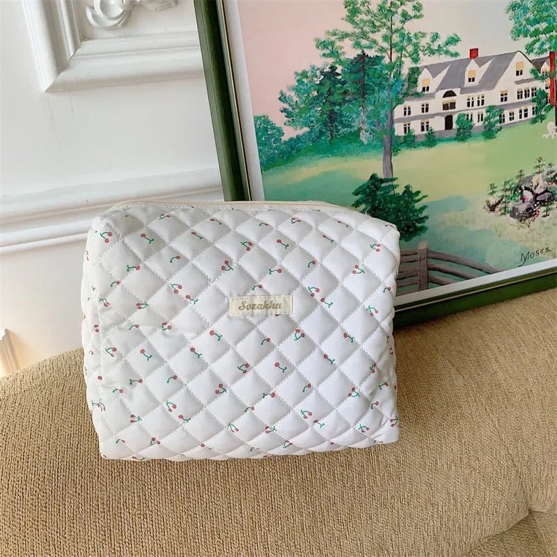 New Style Trends - Soft Checkered Coquette Makeup Bag - Outfit Ideas New Style Trends - Soft Checkered Coquette Makeup Bag - Outfit Ideas