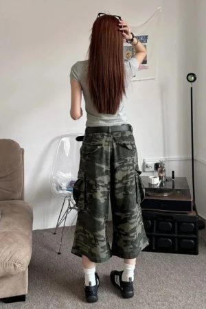 New Style Trends - Streetcore Slouchy Y2k Camo Shorts - Outfit Ideas