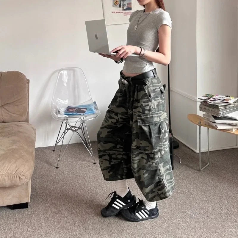 New Style Trends - Streetcore Slouchy Y2k Camo Shorts - Outfit Ideas New Style Trends - Streetcore Slouchy Y2k Camo Shorts - Outfit Ideas