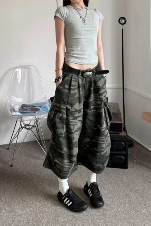New Style Trends - Streetcore Slouchy Y2k Camo Shorts - Outfit Ideas