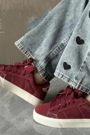 New Style Trends - Super Drag Edgy Skate Sneakers - Outfit Ideas