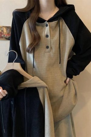 New Style Trends - Two-Tone Button-Up Retro Hooded Sweatshirt - Outfit Ideas