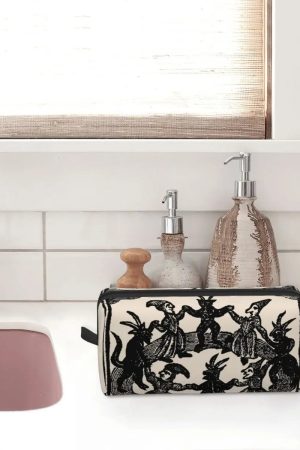 New Style Trends - Witch Circle Print Aesthetic  Makeup Bag - Outfit Ideas