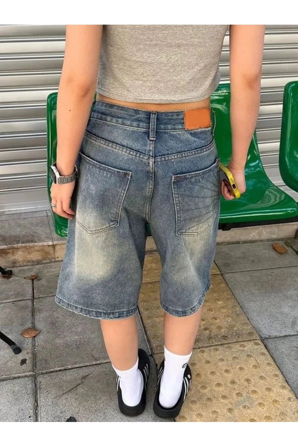 New Style Trends - Y2k Baggy Shorts - Outfit Ideas New Style Trends - Y2k Baggy Shorts - Outfit Ideas