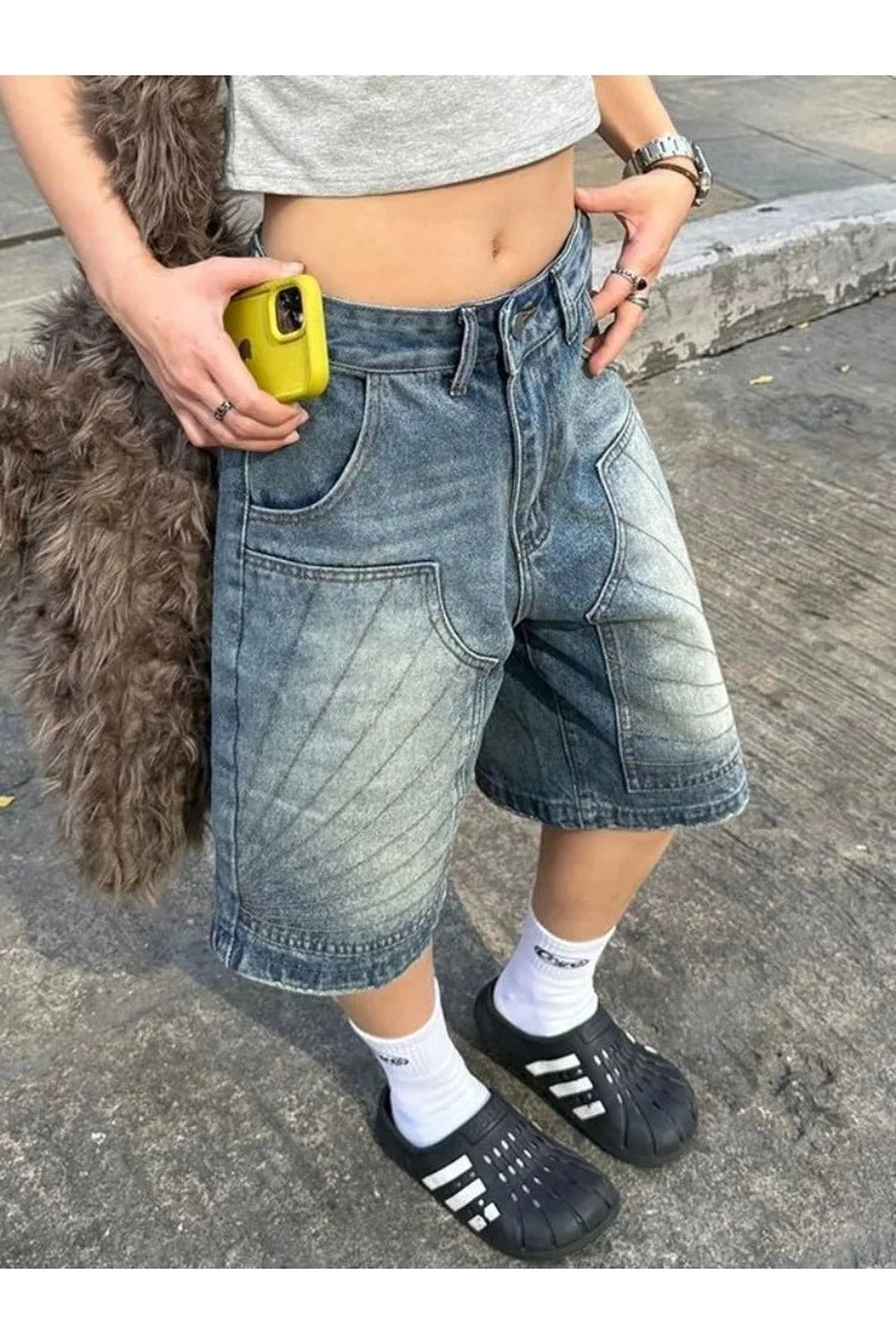 New Style Trends - Y2k Baggy Shorts - Outfit Ideas New Style Trends - Y2k Baggy Shorts - Outfit Ideas