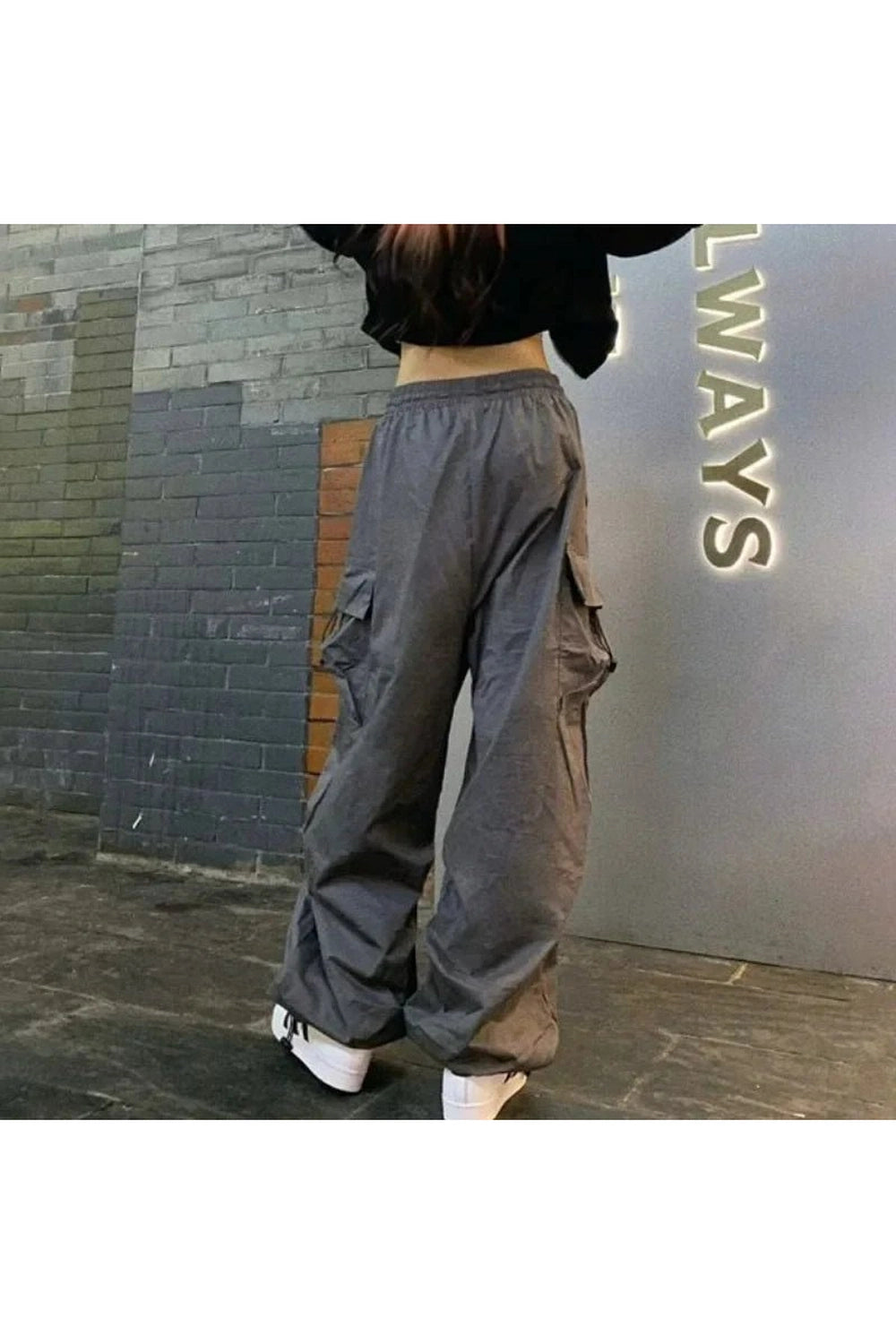 New Style Trends - Y2k Oversized Cargo Joggers - Outfit Ideas New Style Trends - Y2k Oversized Cargo Joggers - Outfit Ideas
