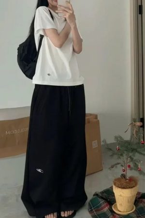 New Style Trends - Y2k Oversized Streetwear Sweatpants - Outfit Ideas