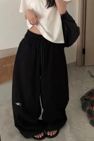 New Style Trends - Y2k Oversized Streetwear Sweatpants - Outfit Ideas