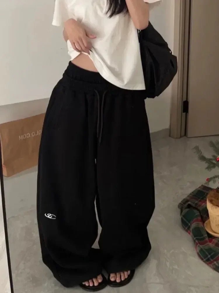 New Style Trends - Y2k Oversized Streetwear Sweatpants - Outfit Ideas New Style Trends - Y2k Oversized Streetwear Sweatpants - Outfit Ideas