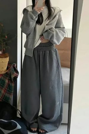 New Style Trends - Y2k Oversized Streetwear Sweatpants - Outfit Ideas