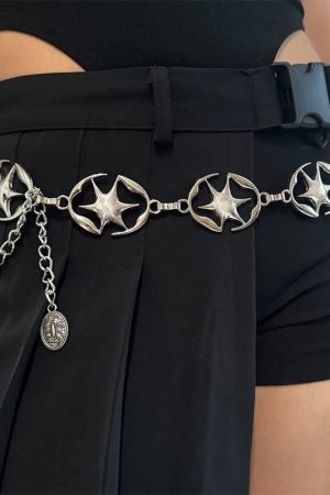 New Style Trends - Y2k Star-Embellished Chain Belt - Outfit Ideas