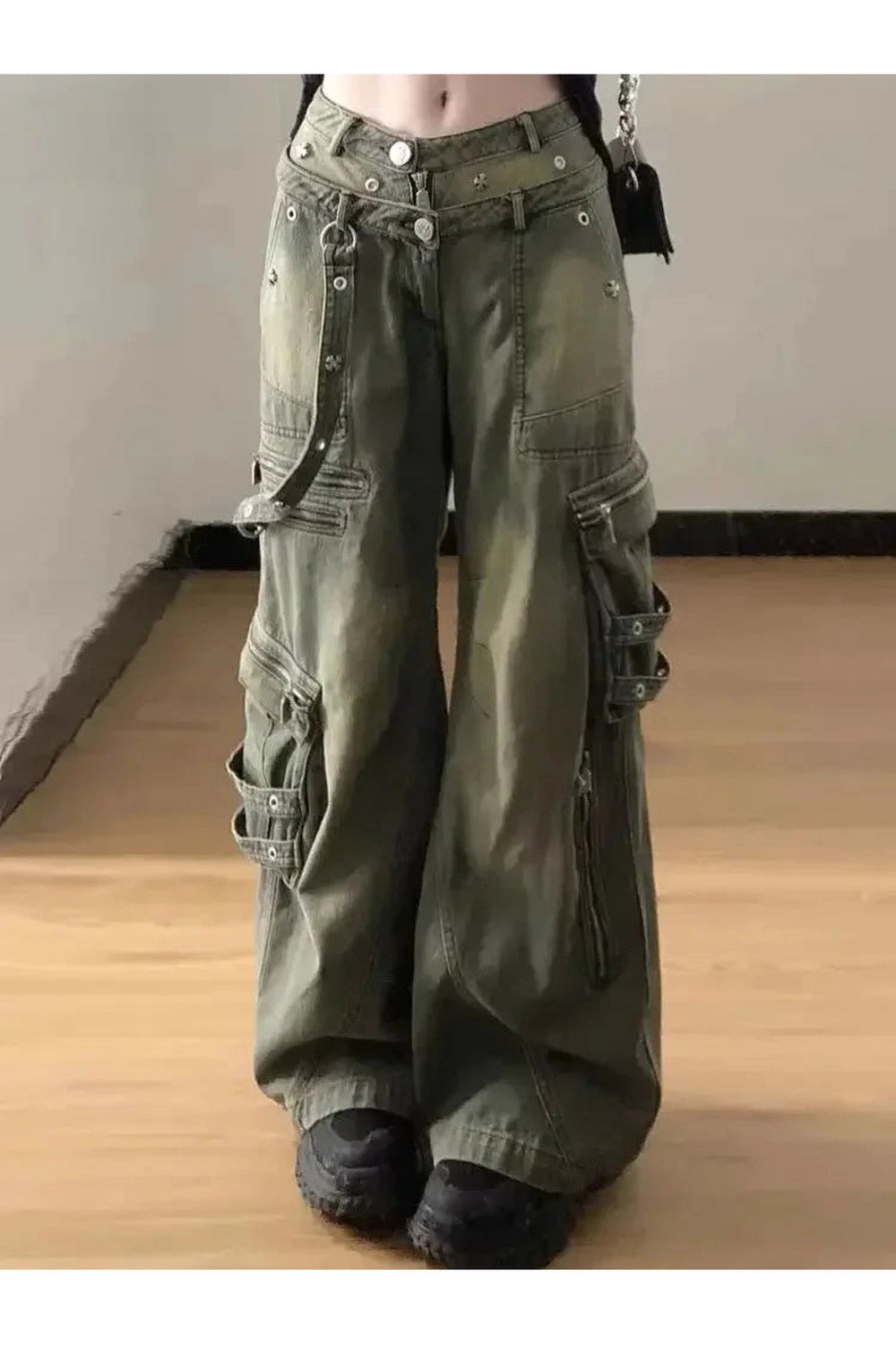 New Style Trends - Y2k Strapped Cargo Pants - Outfit Ideas
