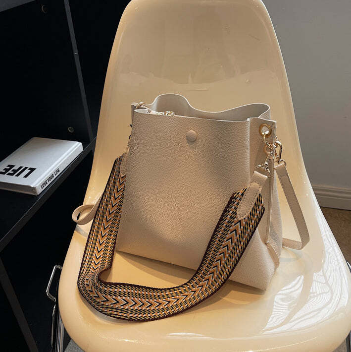 Style Core Aesthetics, New Style Trends - Aldora | Sac seau bandoulière Style Core Aesthetics, New Style Trends - Aldora | Sac seau bandoulière