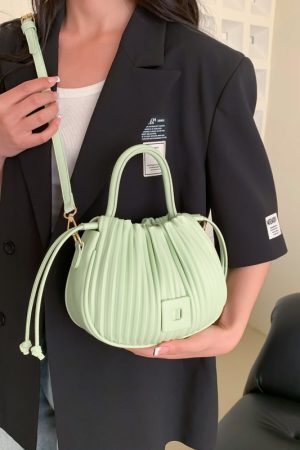 Style Core Aesthetics, New Style Trends - Aurela | Sac à main plissé