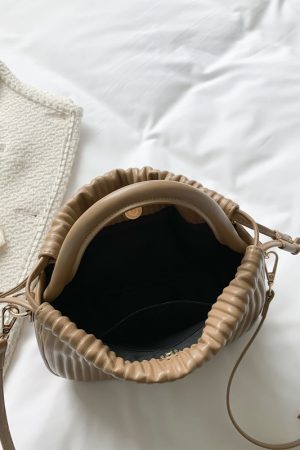 Style Core Aesthetics, New Style Trends - Aurela | Sac à main plissé