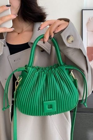 Style Core Aesthetics, New Style Trends - Aurela | Sac à main plissé