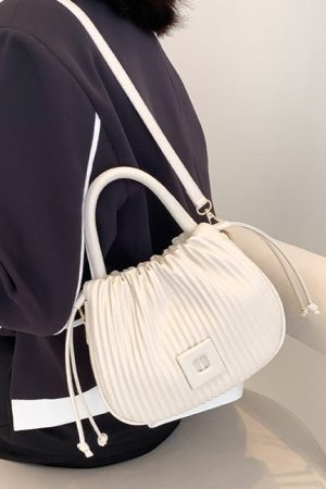 Style Core Aesthetics, New Style Trends - Aurela | Sac à main plissé