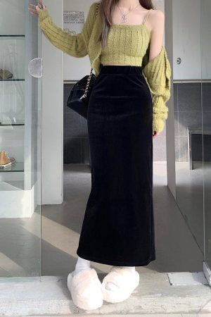 Style Core Aesthetics, New Style Trends - Back Slit Maxi Skirt