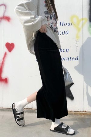 Style Core Aesthetics, New Style Trends - Back Slit Maxi Skirt