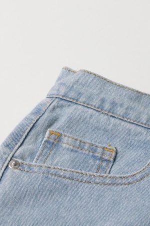 Style Core Aesthetics, New Style Trends - Baddie Embellished Cut-Out Jeans