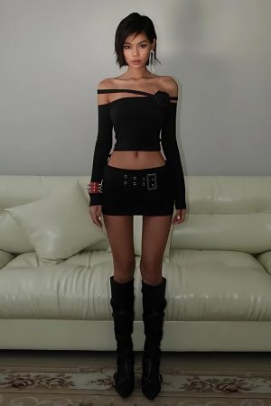 Style Core Aesthetics, New Style Trends - Baddie Rose Asymmetric Off Shoulder Top