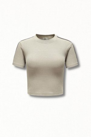 Style Core Aesthetics, New Style Trends - Basic Cropped Tee