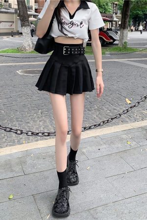 Style Core Aesthetics, New Style Trends - Belt Detail Pleated Mini Skirt