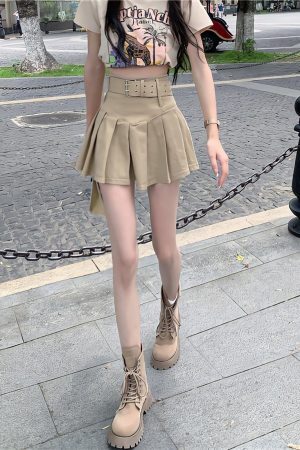 Style Core Aesthetics, New Style Trends - Belt Detail Pleated Mini Skirt