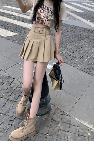 Style Core Aesthetics, New Style Trends - Belt Detail Pleated Mini Skirt