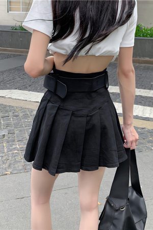 Style Core Aesthetics, New Style Trends - Belt Detail Pleated Mini Skirt