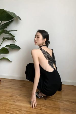 Style Core Aesthetics, New Style Trends - Black Butterfly Back Midi Dress