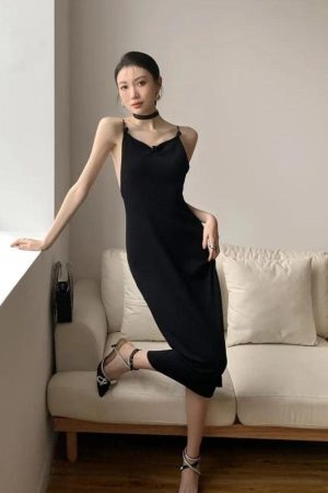 Style Core Aesthetics, New Style Trends - Black Butterfly Back Midi Dress