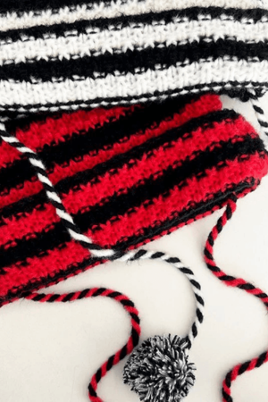 Style Core Aesthetics, New Style Trends - Bonnet Tricoté Rayé Détail Corne