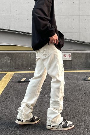 Style Core Aesthetics, New Style Trends - 'Broken' Jeans