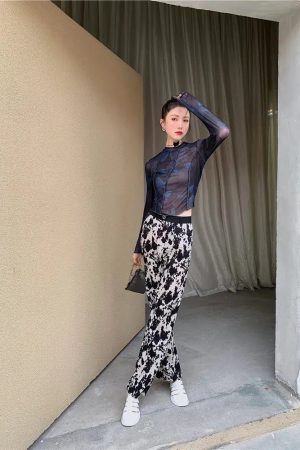 Style Core Aesthetics, New Style Trends - Butterfly Seam Detailed Mesh Top