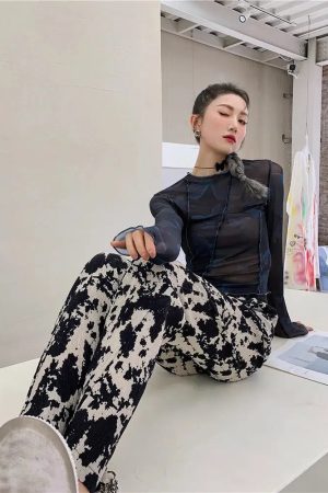 Style Core Aesthetics, New Style Trends - Butterfly Seam Detailed Mesh Top