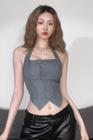 Style Core Aesthetics, New Style Trends - Buttoned Crop Halter Top