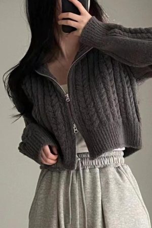 Style Core Aesthetics, New Style Trends - Cardigan court torsadé à double fermeture éclair