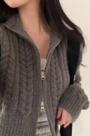 Style Core Aesthetics, New Style Trends - Cardigan court torsadé à double fermeture éclair