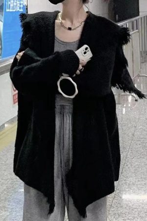 Style Core Aesthetics, New Style Trends - Cardigan de couleur unie à gros revers et bordure à pampilles