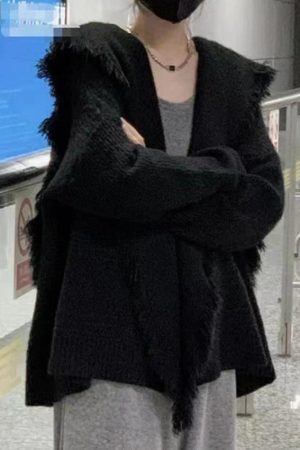 Style Core Aesthetics, New Style Trends - Cardigan de couleur unie à gros revers et bordure à pampilles