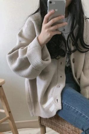 Style Core Aesthetics, New Style Trends - Cardigan en tricot rayé boutonné